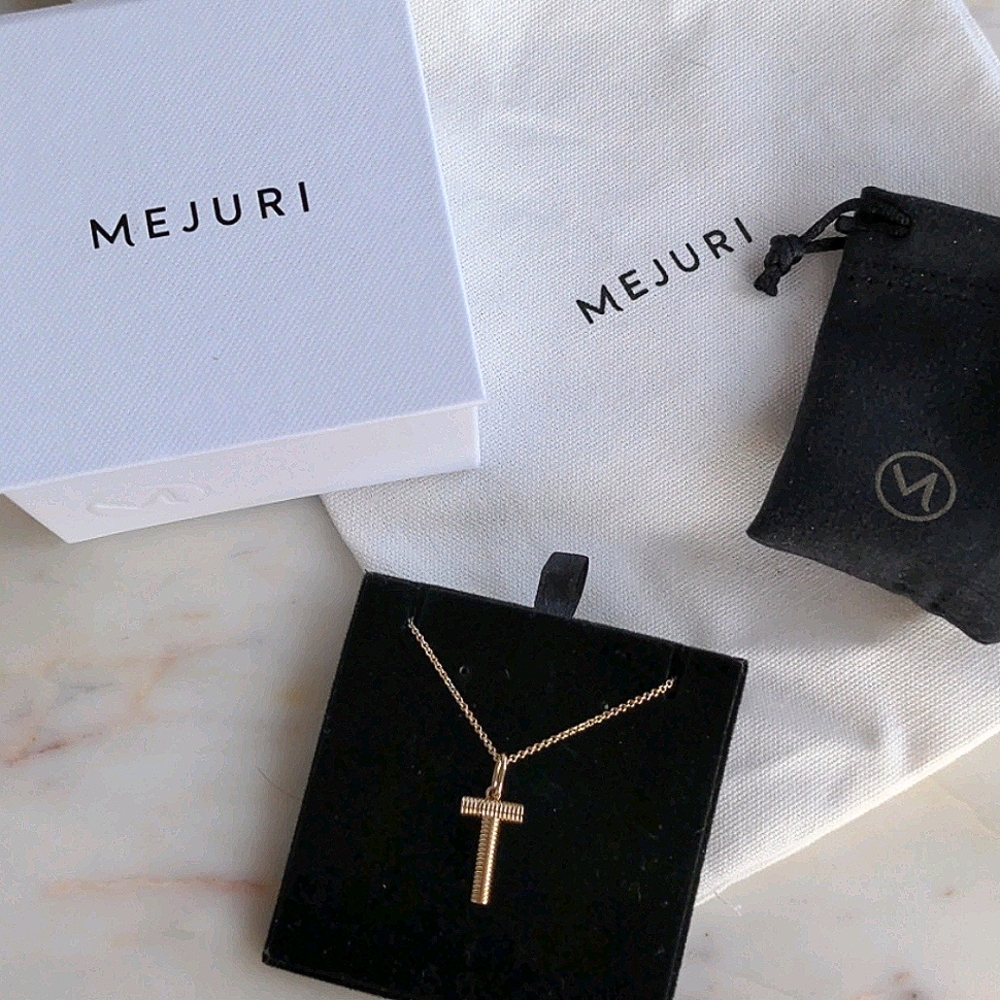 Mejuri Pendant "T" Necklace